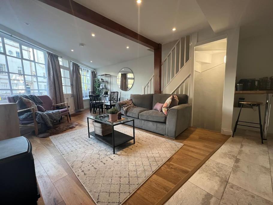 Dom wakacyjny Quirky 3 Bedroom Town House In Clifton, *
