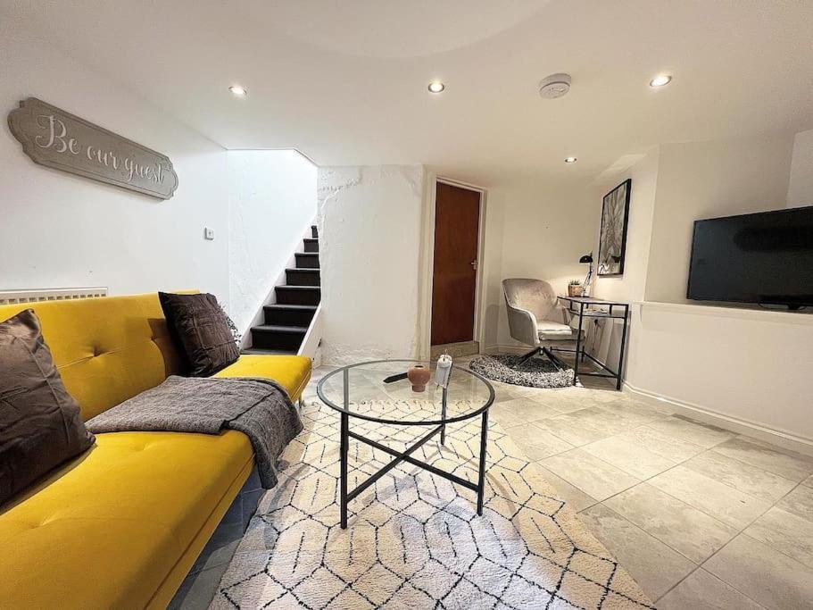 Quirky 3 Bedroom Town House In Clifton, Dom wakacyjny *
